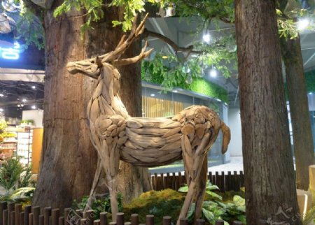 木质鹿