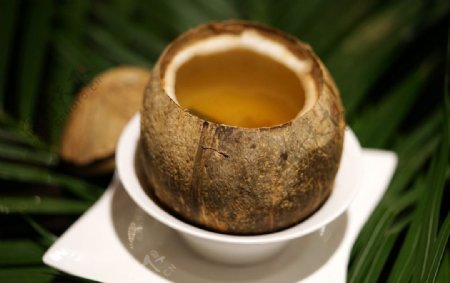 新鲜椰子炖鸡汤