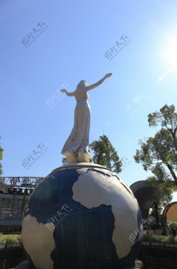 地球女神雕像