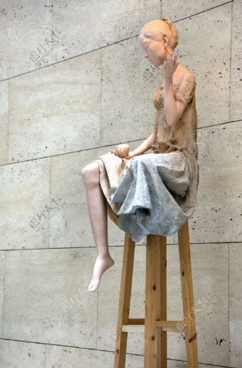 雕塑少女