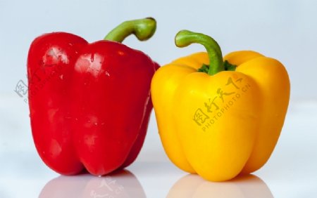 红色和黄色的辣椒