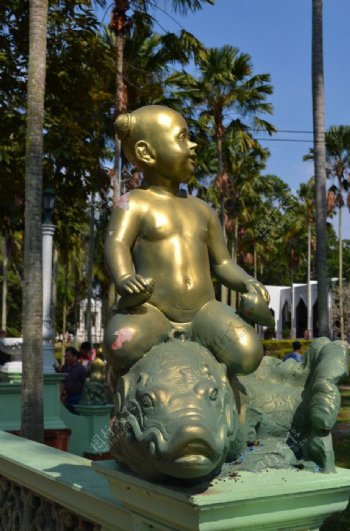 泰国九世皇庙雕塑