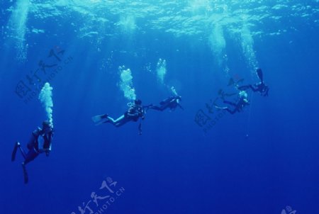 海底潜水海底游玩游泳