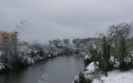小河雪景
