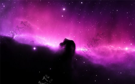 紫色光晕宇宙背景