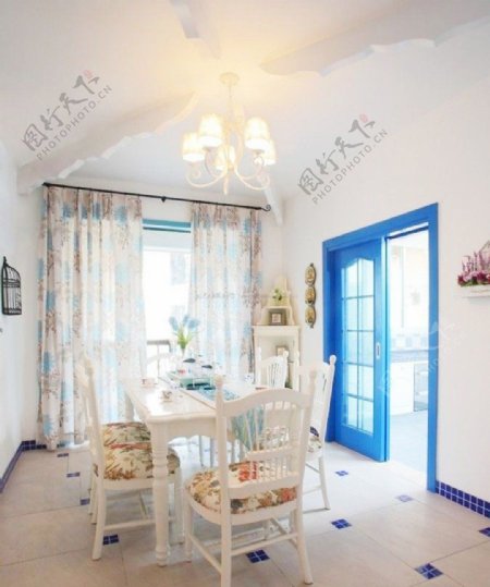 地中海风格餐厅窗帘蓝色移门样式装修效果图