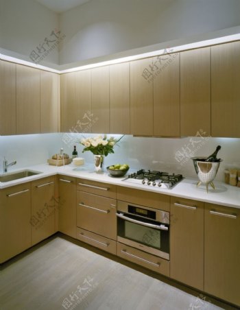 别墅室内厨房橱柜装修效果图