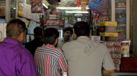 淘金在印度报刊亭店面拍摄