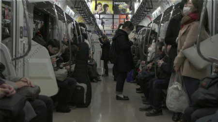 东京地铁车厢内