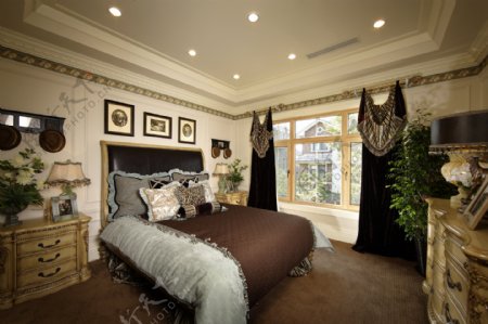 美式风格卧室黑色窗帘室内装修效果图