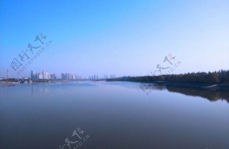 洛阳河东岸风景照片大图