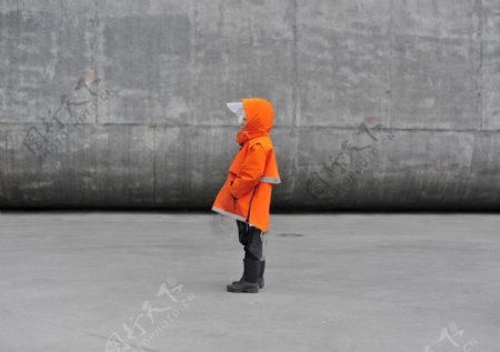 橙色儿童的雨衣jpg素材