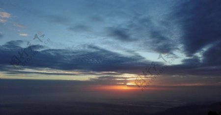 峨眉山的日出