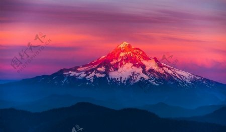 高山山峰雪山森林树林