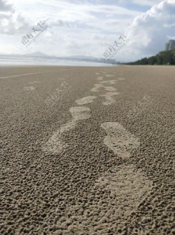 海南岛沙滩脚印