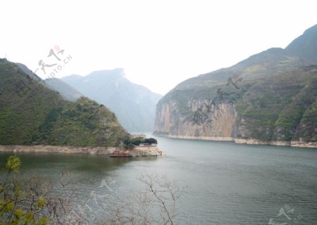 山峡流水青山风景