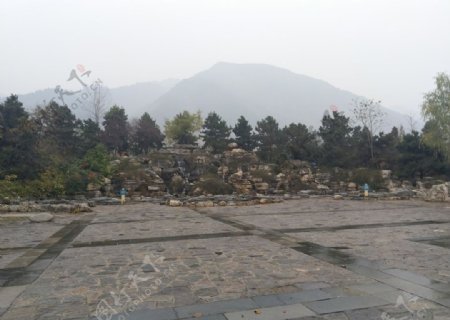 雨天的公园风景