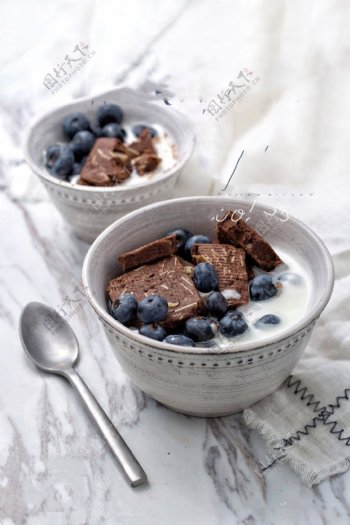 蓝莓燕麦早餐粥