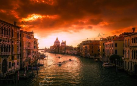 黄昏下的威尼斯水城