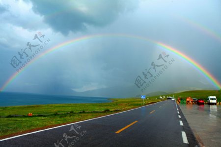 赛里木湖雨后彩虹