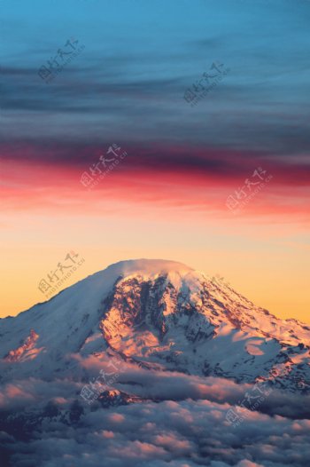 彩色雪山