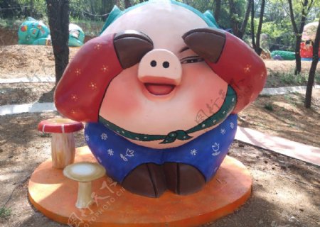 猪猪雕塑