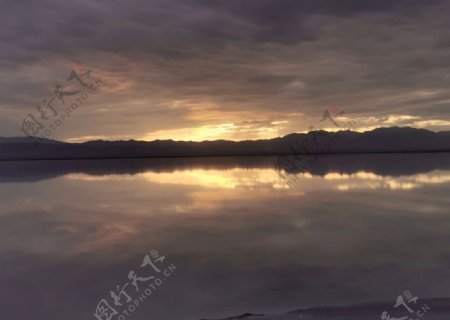 茶卡盐湖夕阳