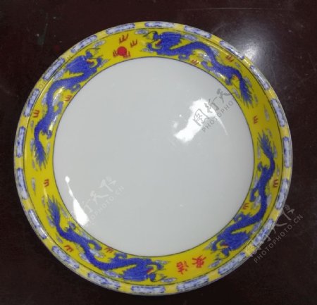 古典陶瓷碟子图片