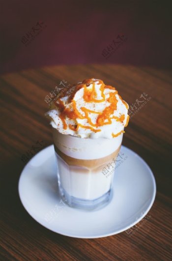 奶盖咖啡图片