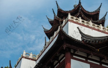 上海城隍庙中式古建筑阁楼飞檐图片
