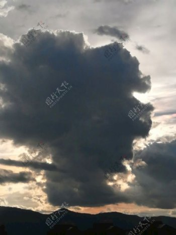 金边乌云摄影图图片