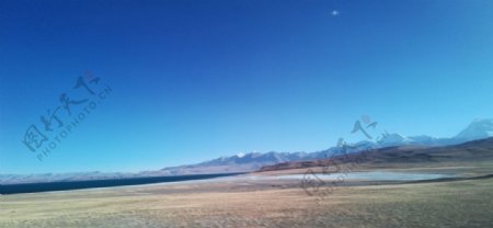 高原湖泊牧场风光图片