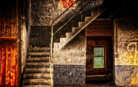 古老房子楼梯图片