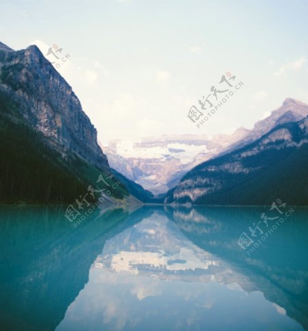 山水两岸风景湖泊山峡图片