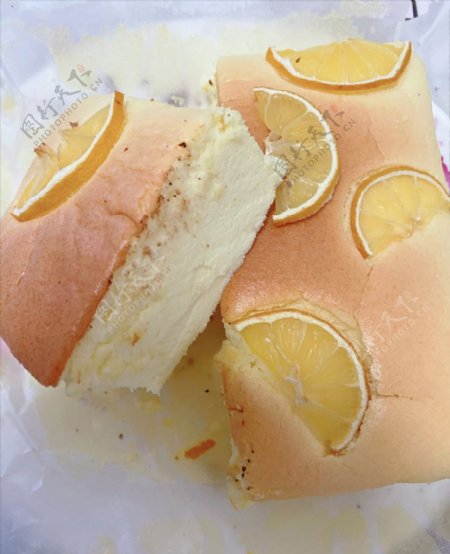 柠檬古早蛋糕图片