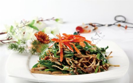 韭菜炒茶树菇图片