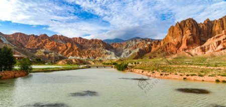 新疆库车大峡谷地貌图片