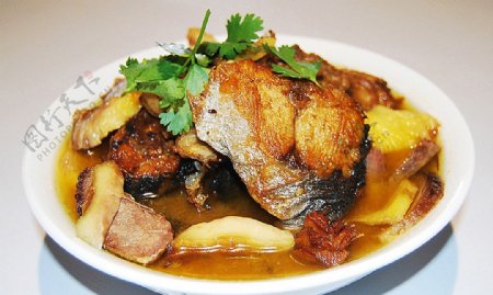 清真菜鲅鱼炖胸口图片