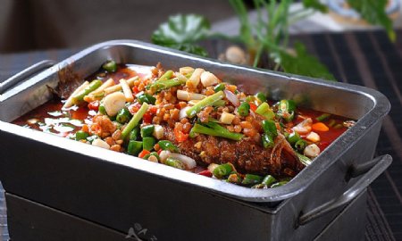 新疆菜碳烤鲳鱼图片