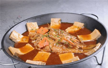 南豆腐烧黄鱼图片