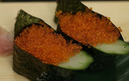 飞鱼籽寿司图片
