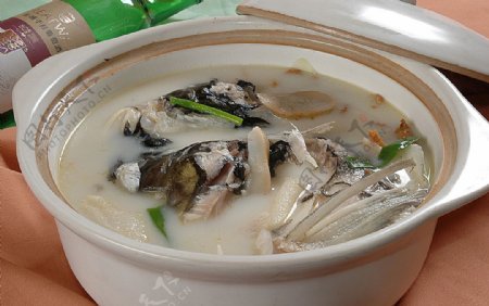 鄂菜山珍炖鱼头图片